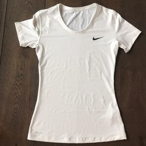 Nike pro | Dri-Fit, stay cool T-shirt